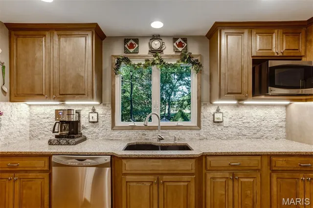 $685,000 | 51 Nordic Lane, Defiance, MO 63341