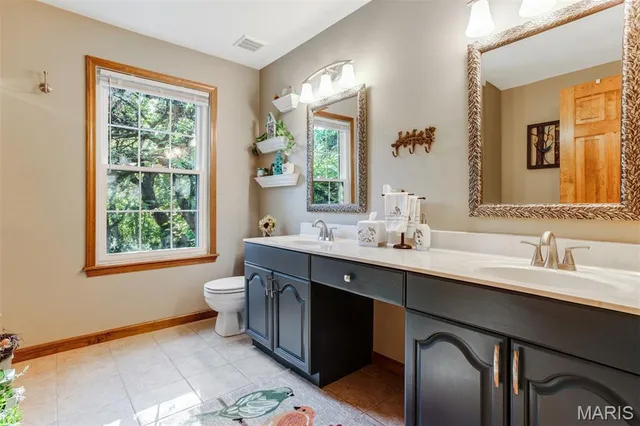 $685,000 | 51 Nordic Lane, Defiance, MO 63341