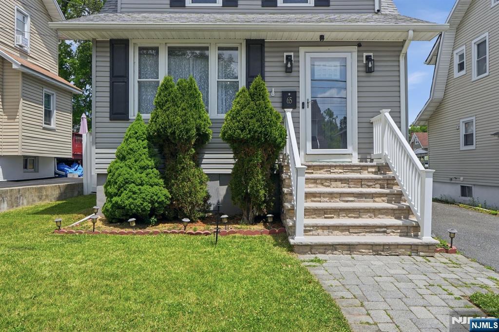 65 Franklin Road Teaneck, NJ 07666 - Photo 4 of 41