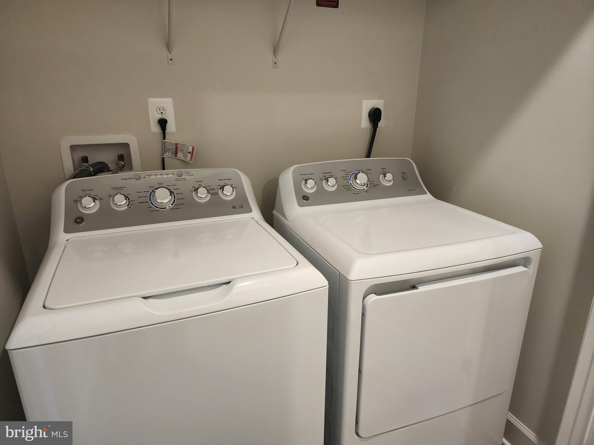 2111 Collington Place Laurel, MD 20708 - Photo 20 of 25 a utility room with dryer and washer