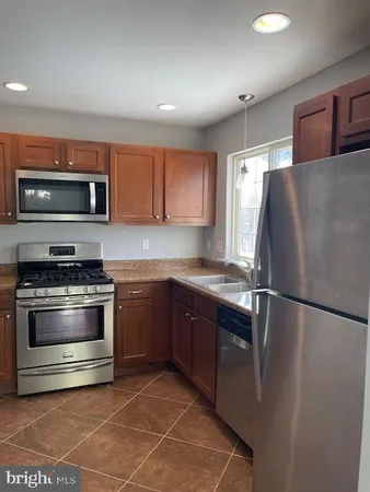$2,395 | 25 Sir Thomas Lane, Newark, DE 19702