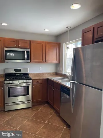 $2,395 | 25 Sir Thomas Lane, Newark, DE 19702