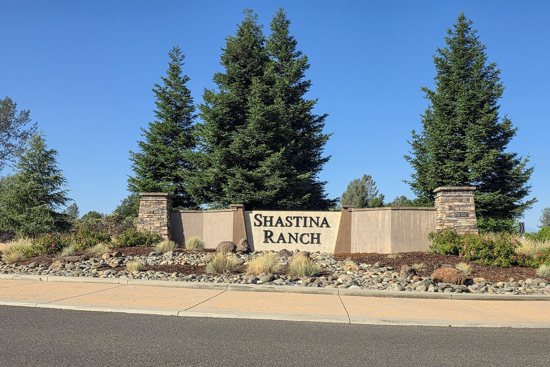 3225 Lower Lane Redding, CA 96002 - Photo 3 of 35 Shastina Ranch Entrance