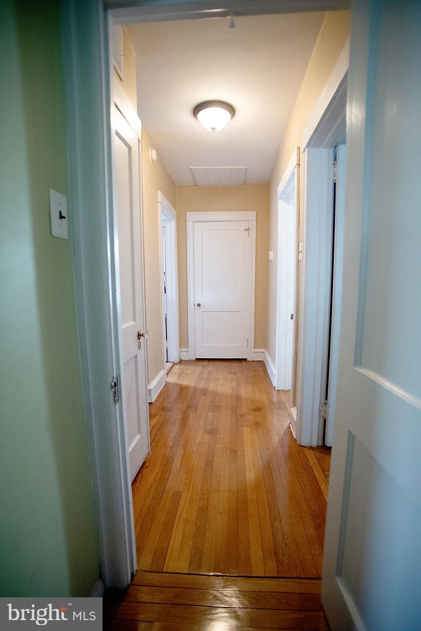 422 Anthwyn Road Narberth, PA 19072 - Photo 16 of 33 Second floor hallway