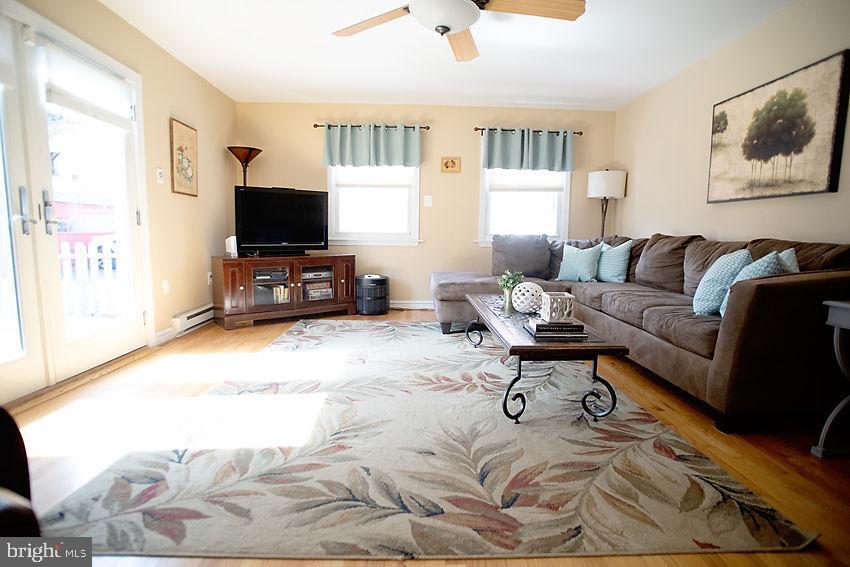 422 Anthwyn Road Narberth, PA 19072 - Photo 10 of 33 Family Room off the kitchen