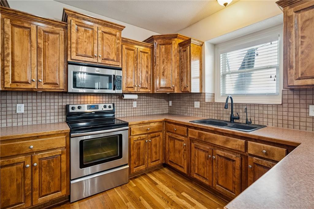 10706 Country Lane Peculiar, MO 64078 - Photo 11 of 37