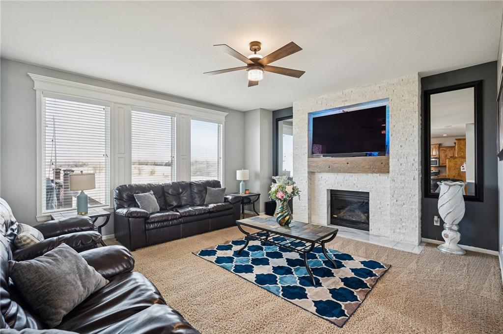 10706 Country Lane Peculiar, MO 64078 - Photo 12 of 37