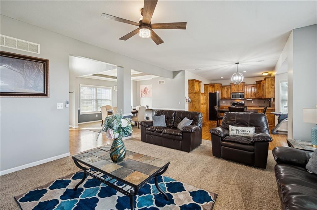 10706 Country Lane Peculiar, MO 64078 - Photo 13 of 37