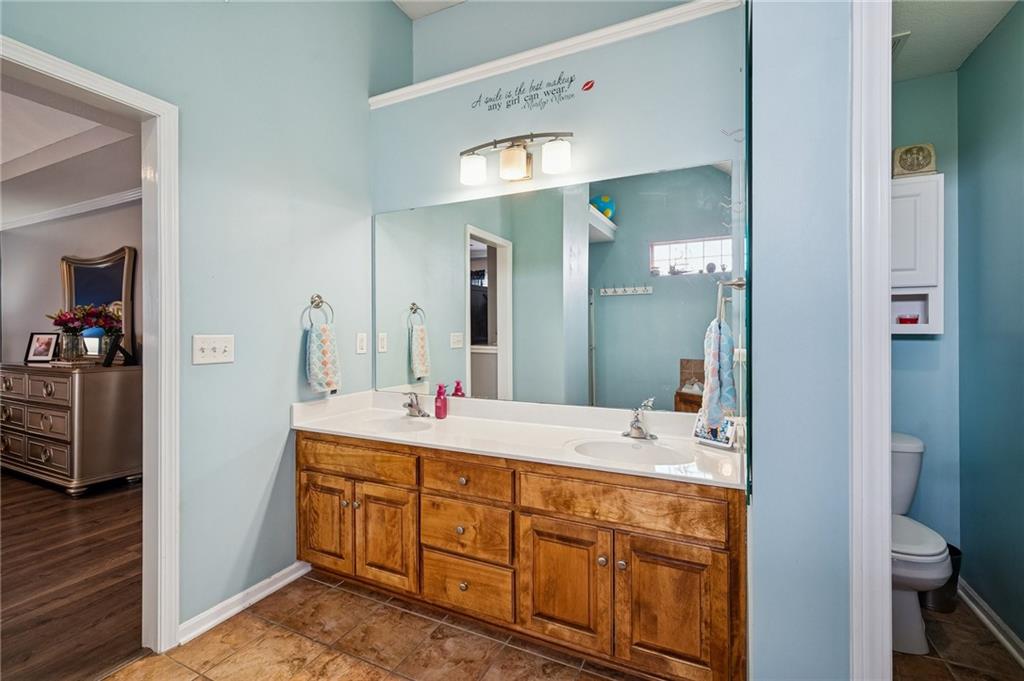 10706 Country Lane Peculiar, MO 64078 - Photo 18 of 37