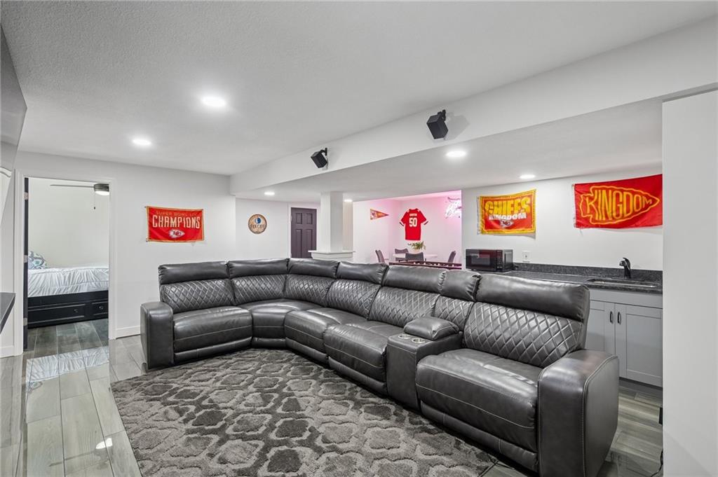 10706 Country Lane Peculiar, MO 64078 - Photo 30 of 37