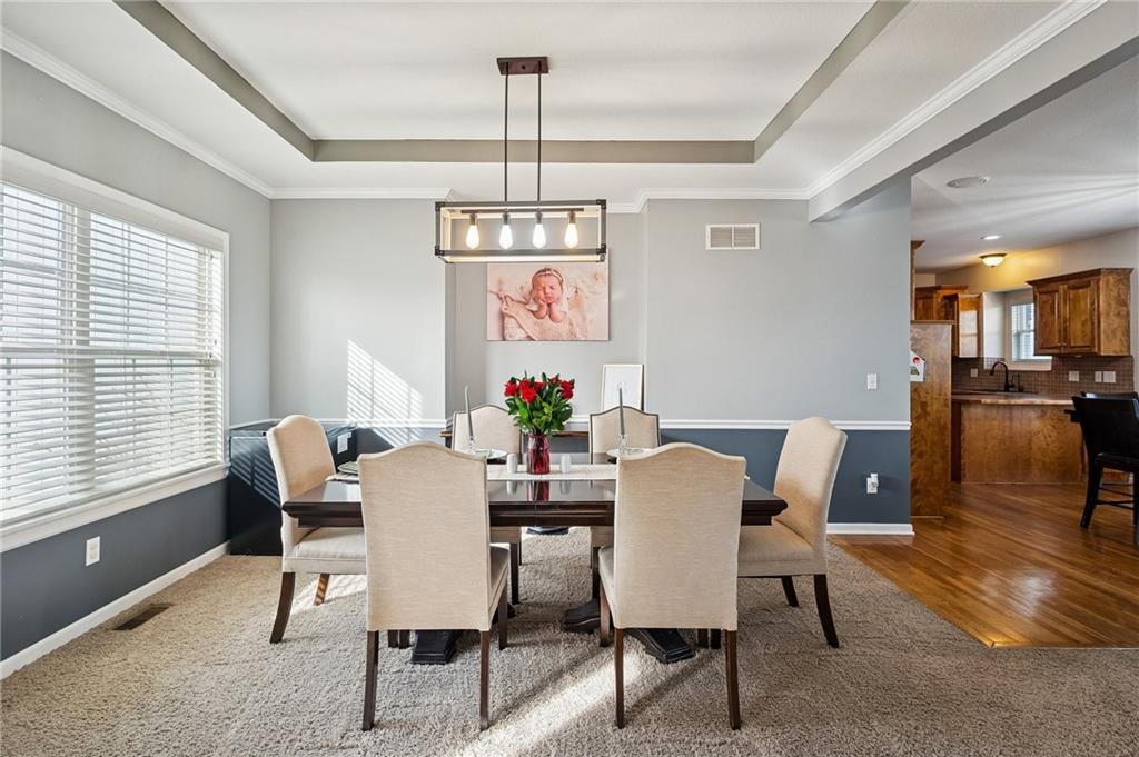 10706 Country Lane Peculiar, MO 64078 - Photo 5 of 37