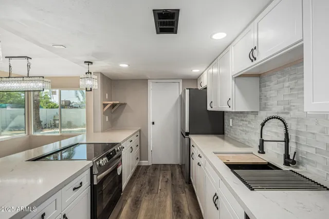 $3,000 | 10838 North 32nd Lane, Phoenix, AZ 85029