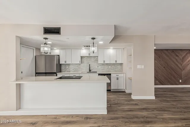 $3,000 | 10838 North 32nd Lane, Phoenix, AZ 85029