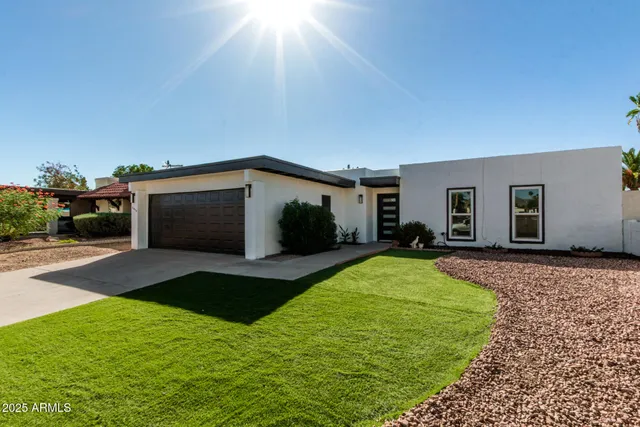 $3,000 | 10838 North 32nd Lane, Phoenix, AZ 85029