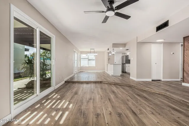 $3,000 | 10838 North 32nd Lane, Phoenix, AZ 85029