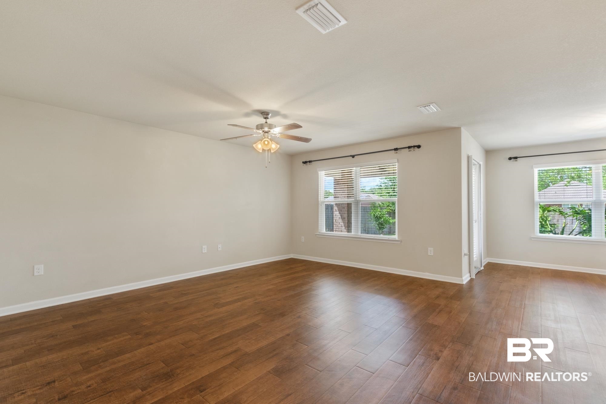 1687 Abbey Loop Foley, AL 36535 - Photo 10 of 34 Living Room