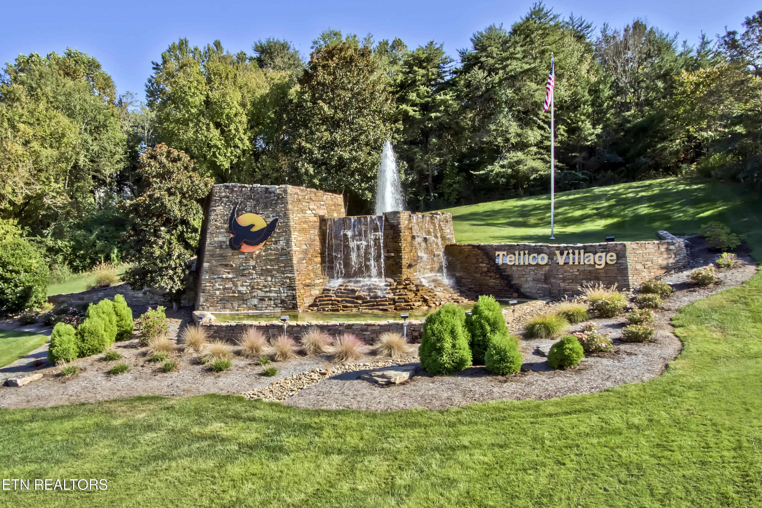 159 Inagehi Way Loudon, TN 37774 - Photo 10 of 10 15_TV-Amenities_EntranceMonument