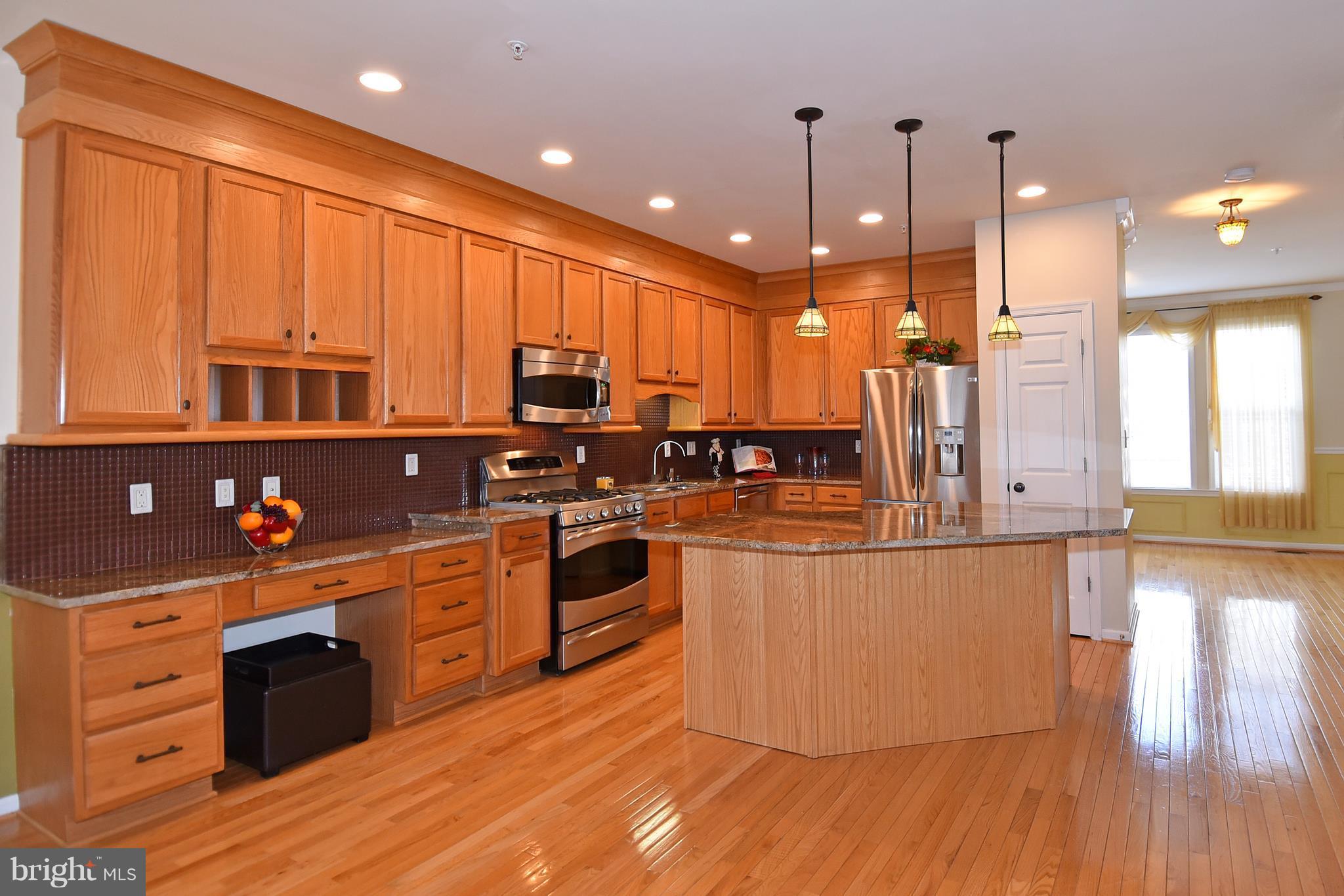 14000 Rockingham Road Germantown, MD 20874 - Photo 6 of 29 Kitchen