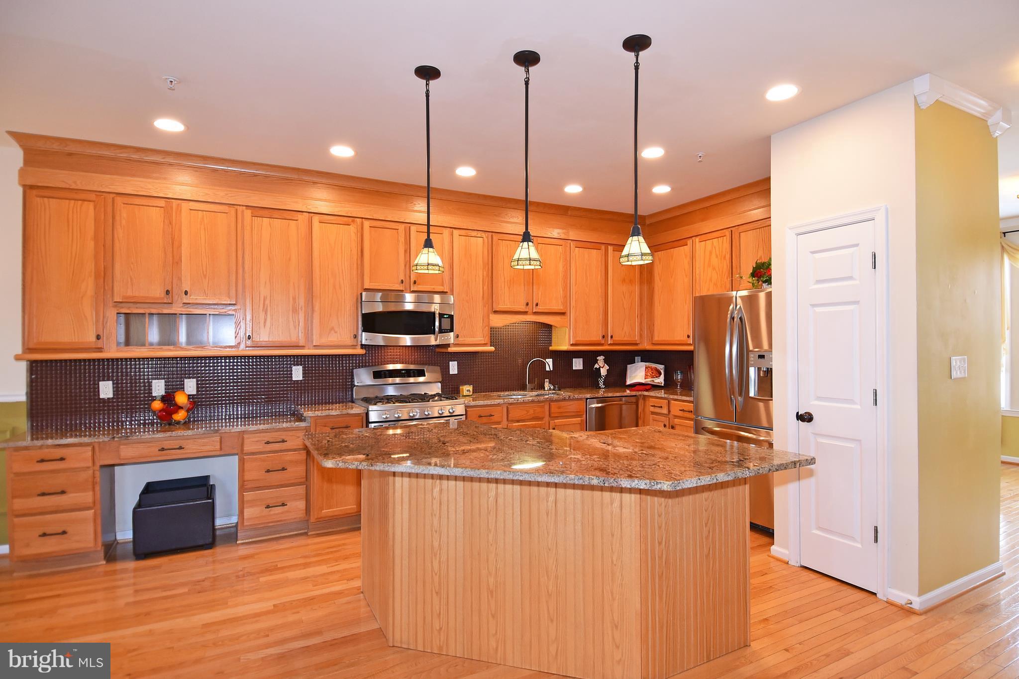 14000 Rockingham Road Germantown, MD 20874 - Photo 7 of 29 Kitchen