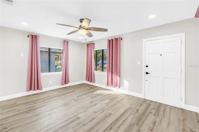 $285,000 | 946 23rd Avenue South, St. Petersburg, FL 33705