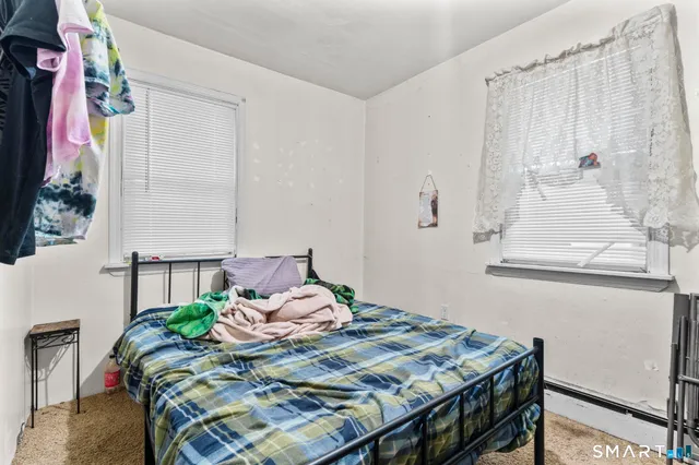 $249,999 | 30 Barbara Avenue, East Hampton, CT 06424