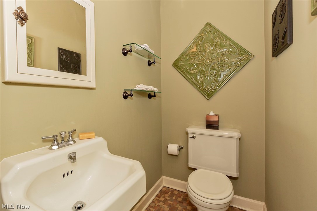 22469 Douglas Road Beachwood, OH 44122 - Photo 16 of 35