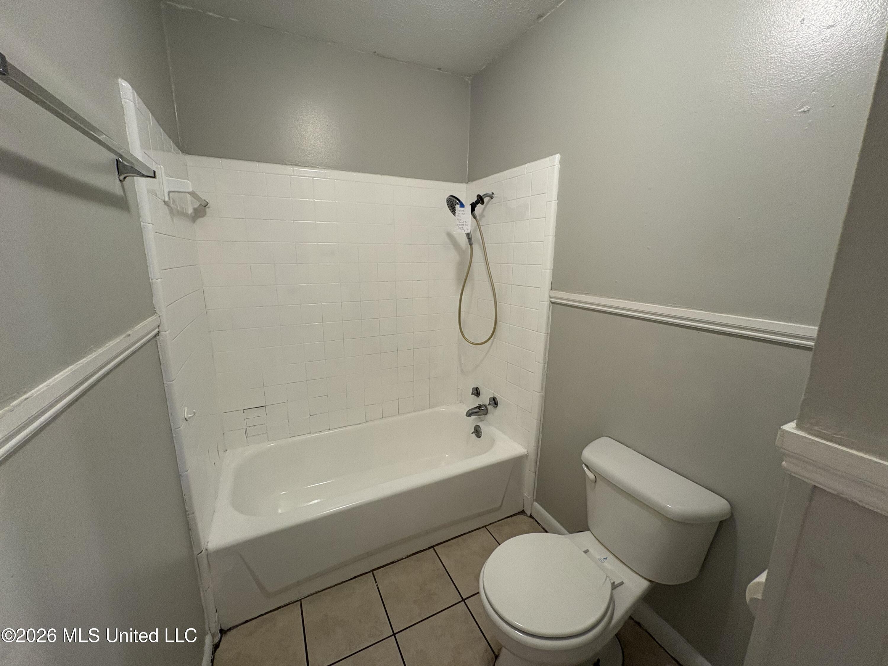 511 32nd Street Gulfport, MS 39507 - Photo 13 of 31 23-bath (3)