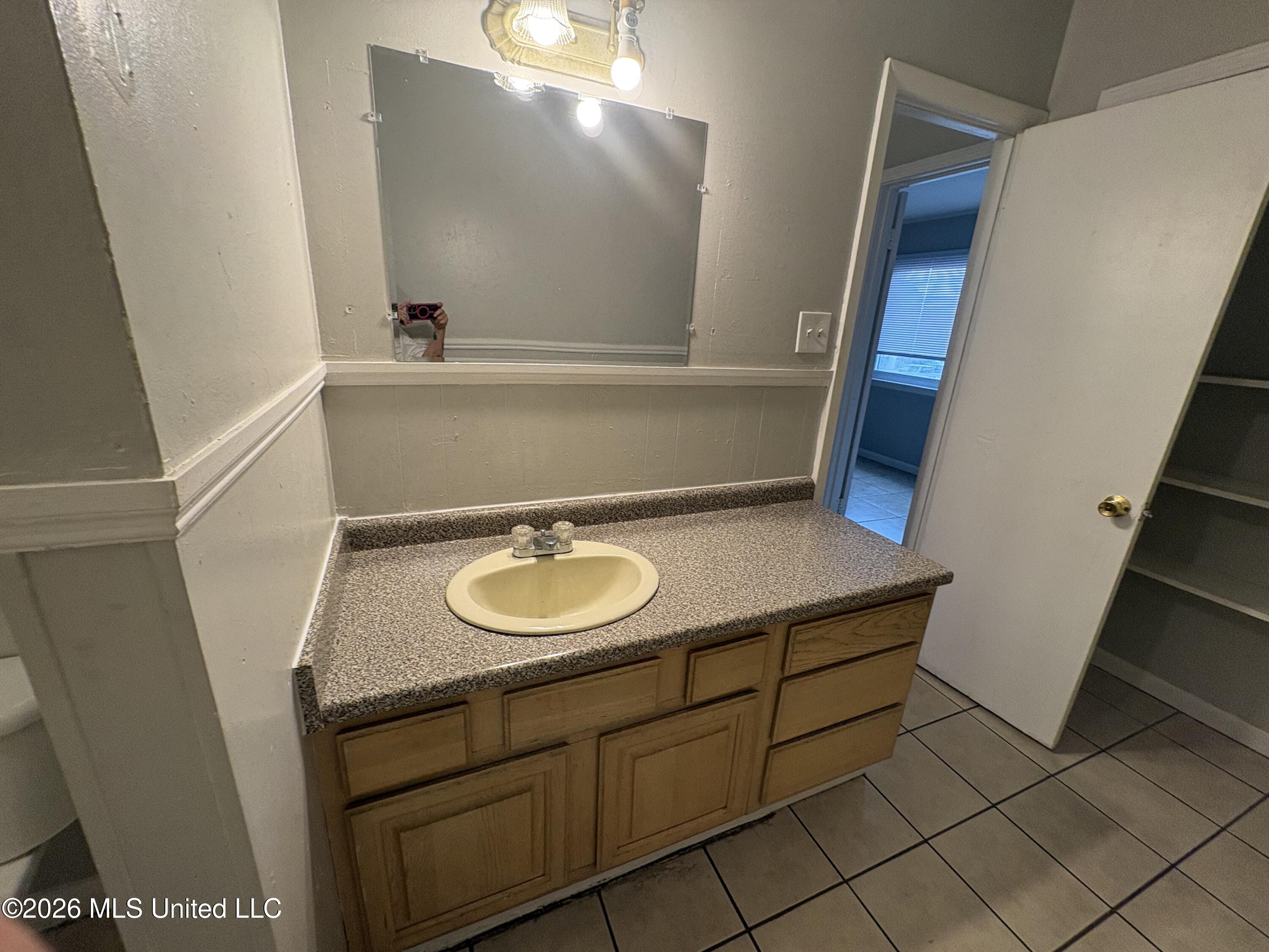 511 32nd Street Gulfport, MS 39507 - Photo 14 of 31 23-bath (9)