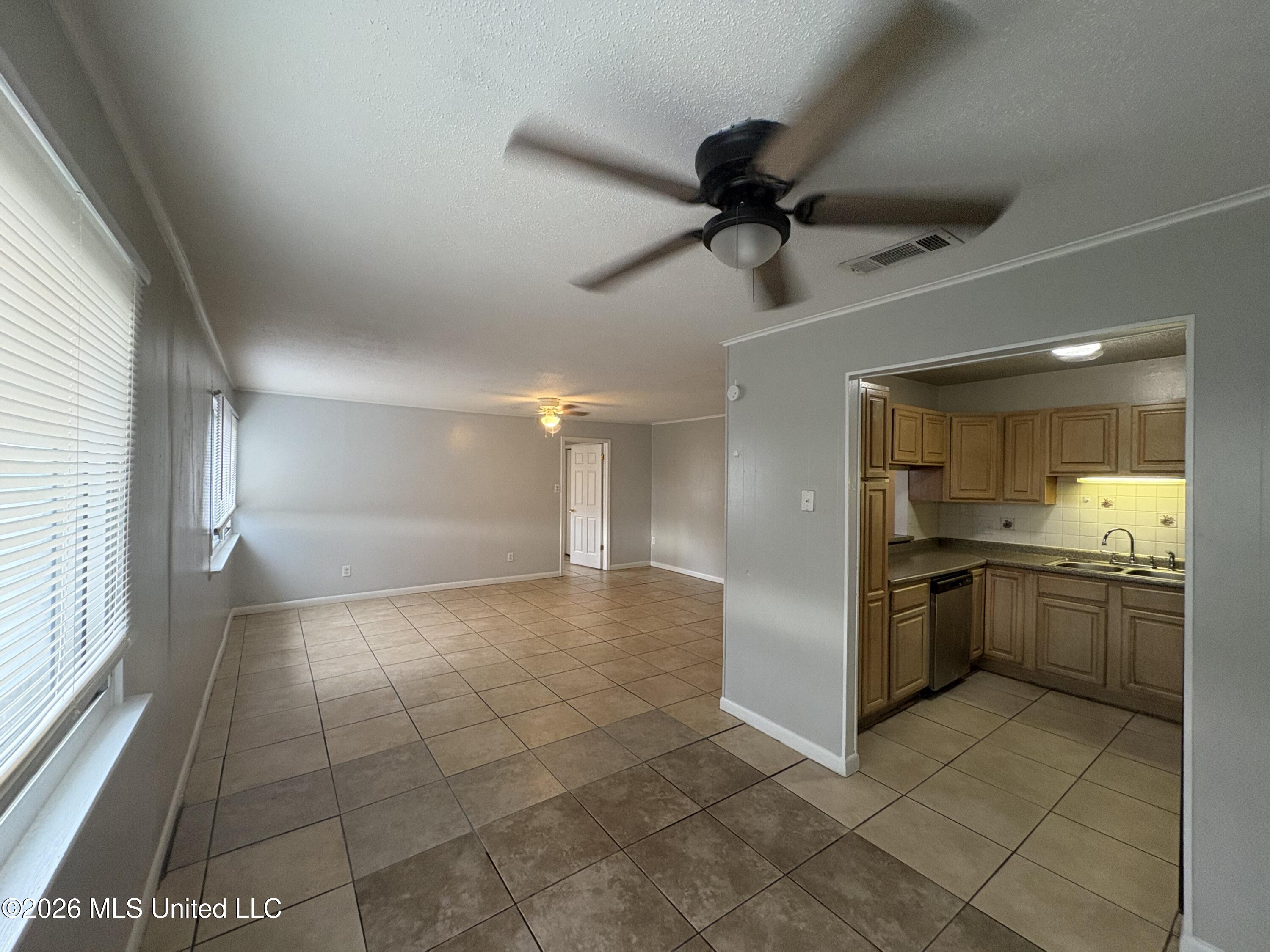 511 32nd Street Gulfport, MS 39507 - Photo 20 of 31 23-Dining room, kic