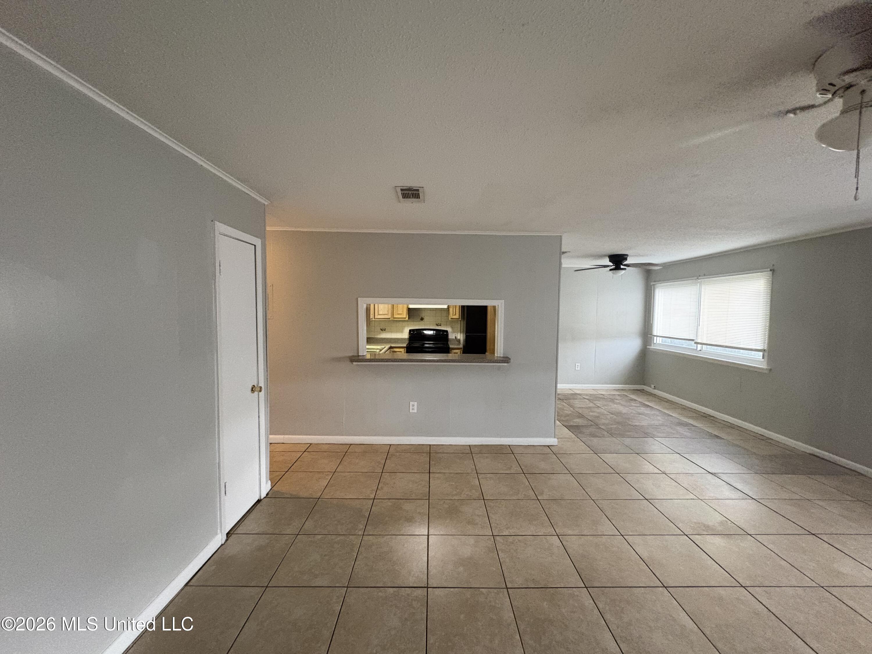 511 32nd Street Gulfport, MS 39507 - Photo 21 of 31 23Dining room,Living room