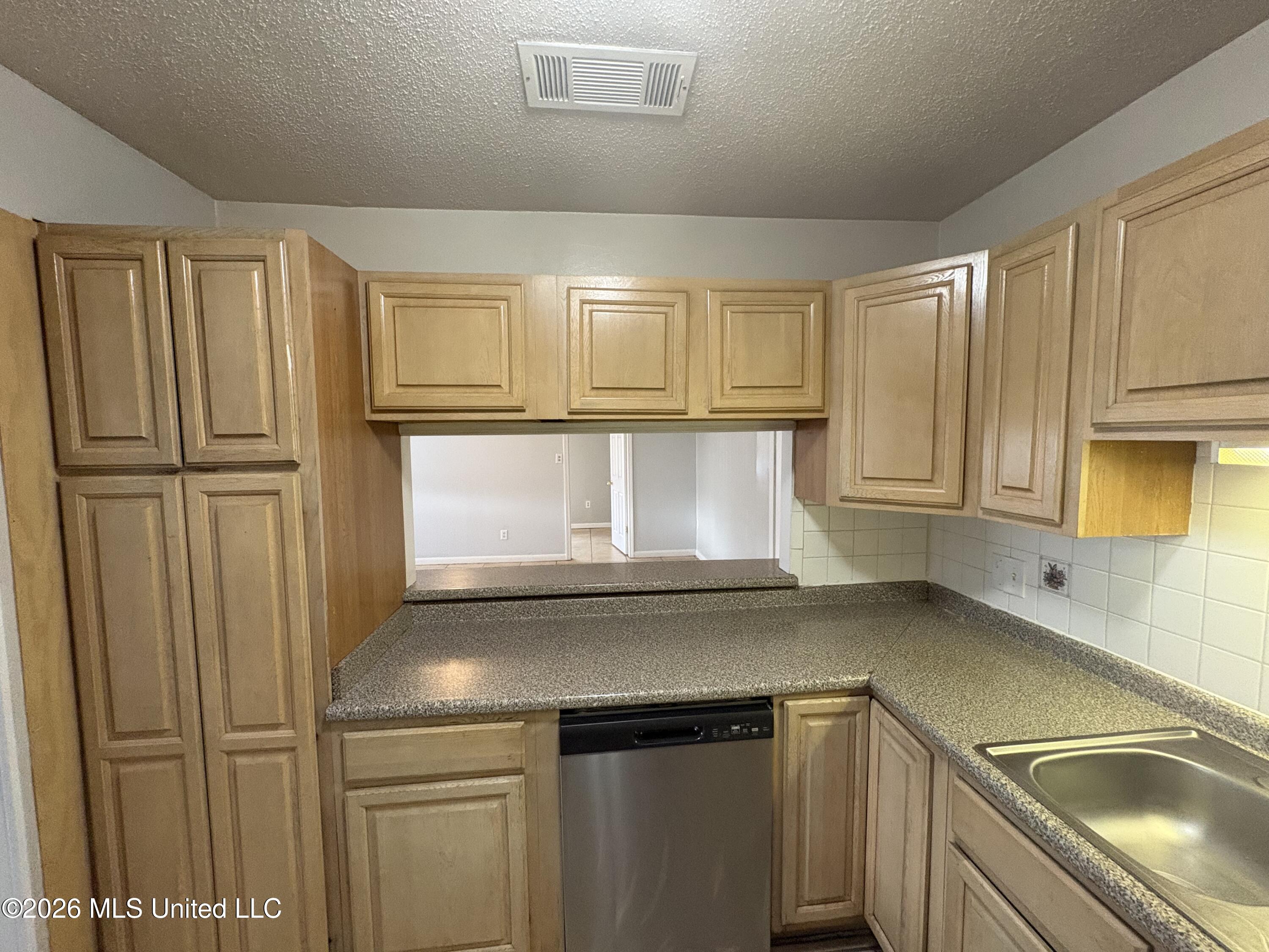 511 32nd Street Gulfport, MS 39507 - Photo 25 of 31 23-kic cabinets cleaned