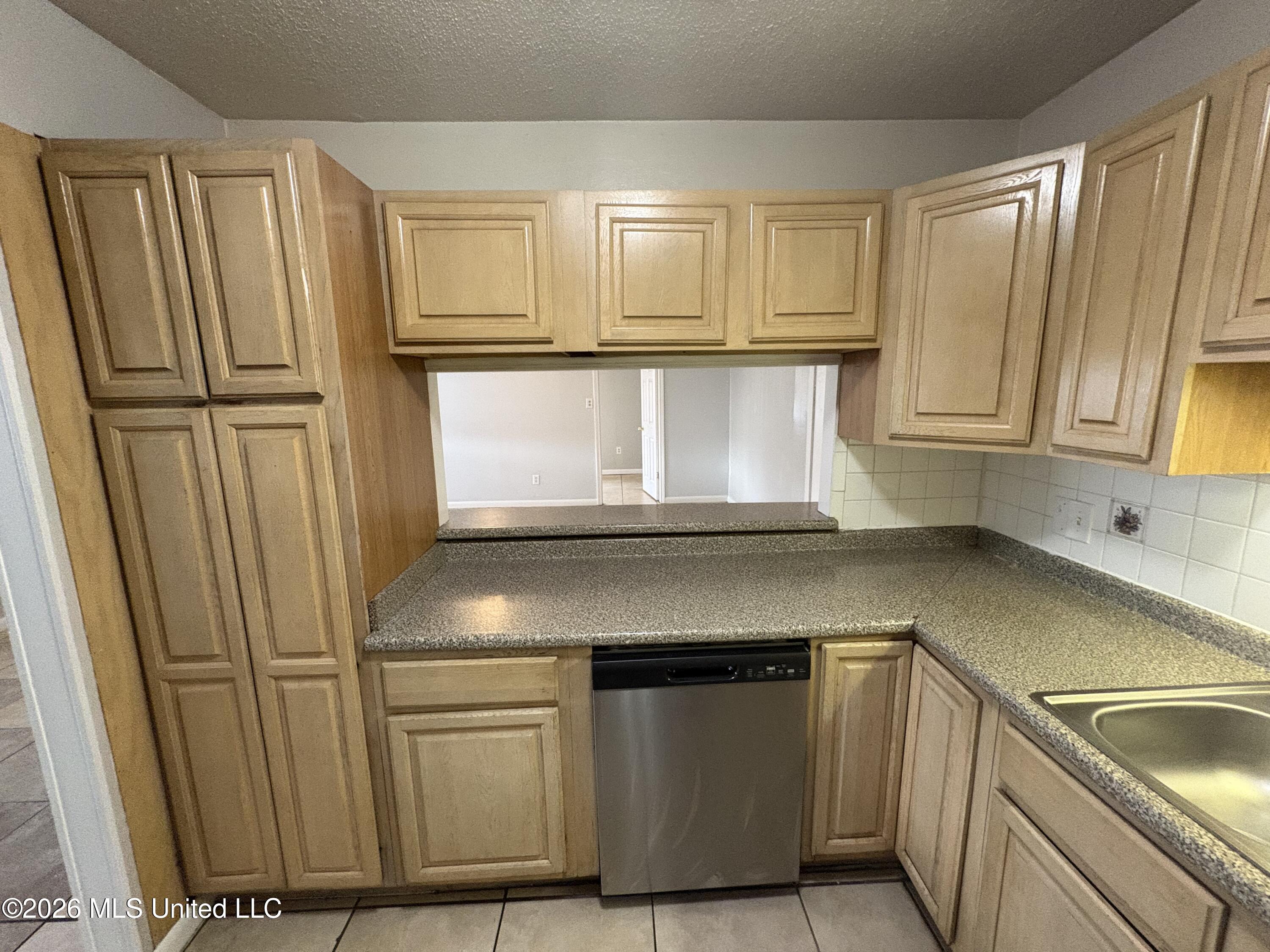 511 32nd Street Gulfport, MS 39507 - Photo 26 of 31 23-kic. cabinets
