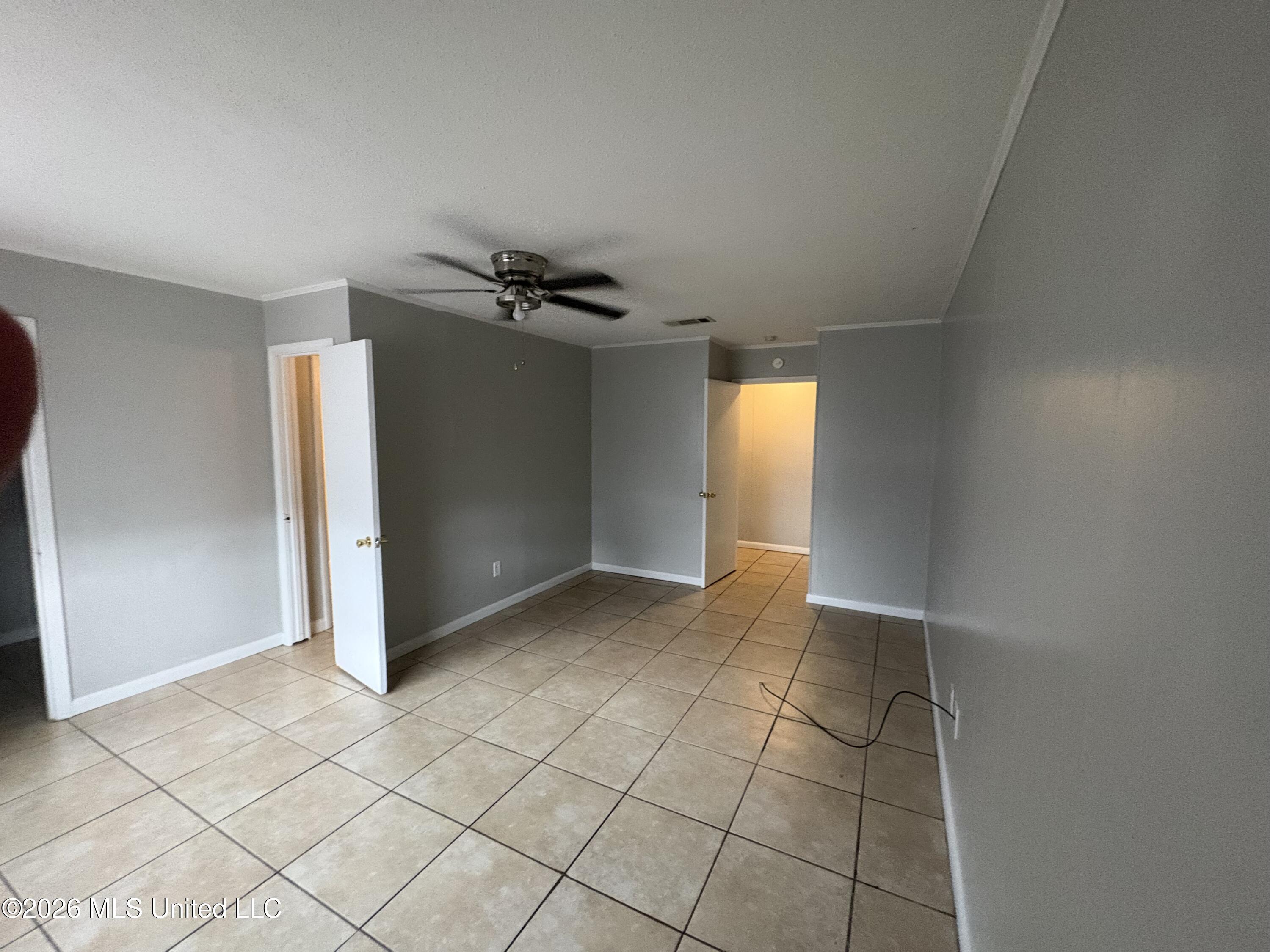 511 32nd Street Gulfport, MS 39507 - Photo 28 of 31 23-Master bedroom (2)