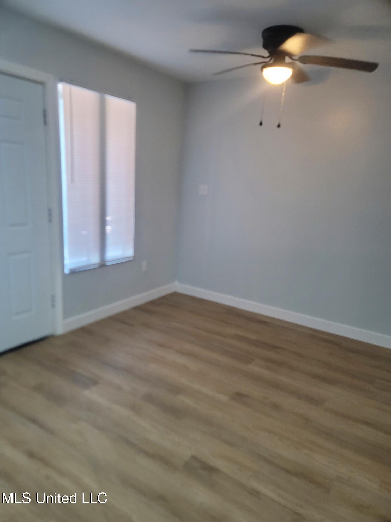 511 32nd Street Gulfport, MS 39507 - Photo 4 of 31 20251015_105905~2