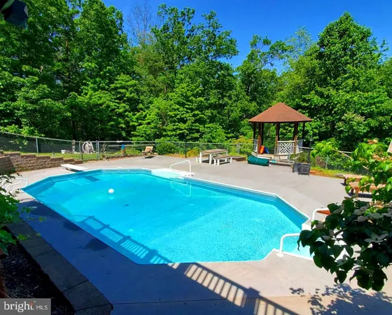 $579,900 | 148 Arklow Drive, Cross Junction, VA 22625