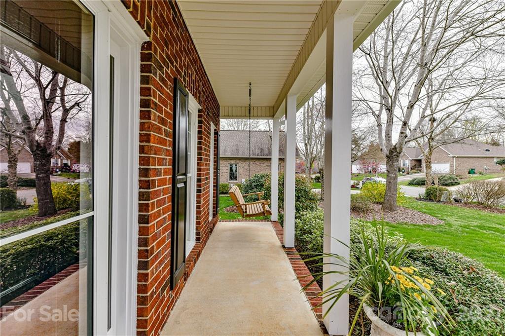 8115 Stevens Mill Road Matthews, NC 28104 - Photo 5 of 44 Gallery Image 5