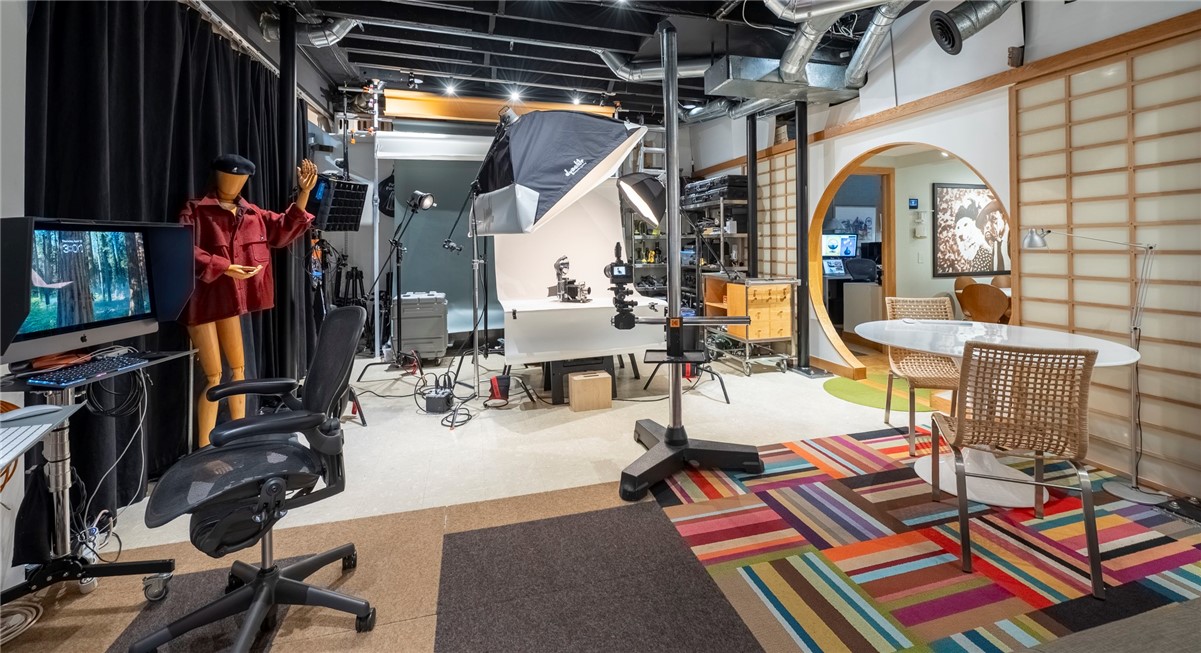 170-174 Griffith Street Rochester, NY 14607 - Photo 25 of 32 #174 CURRENTLY A PHOTOGRAPHY STUDIO