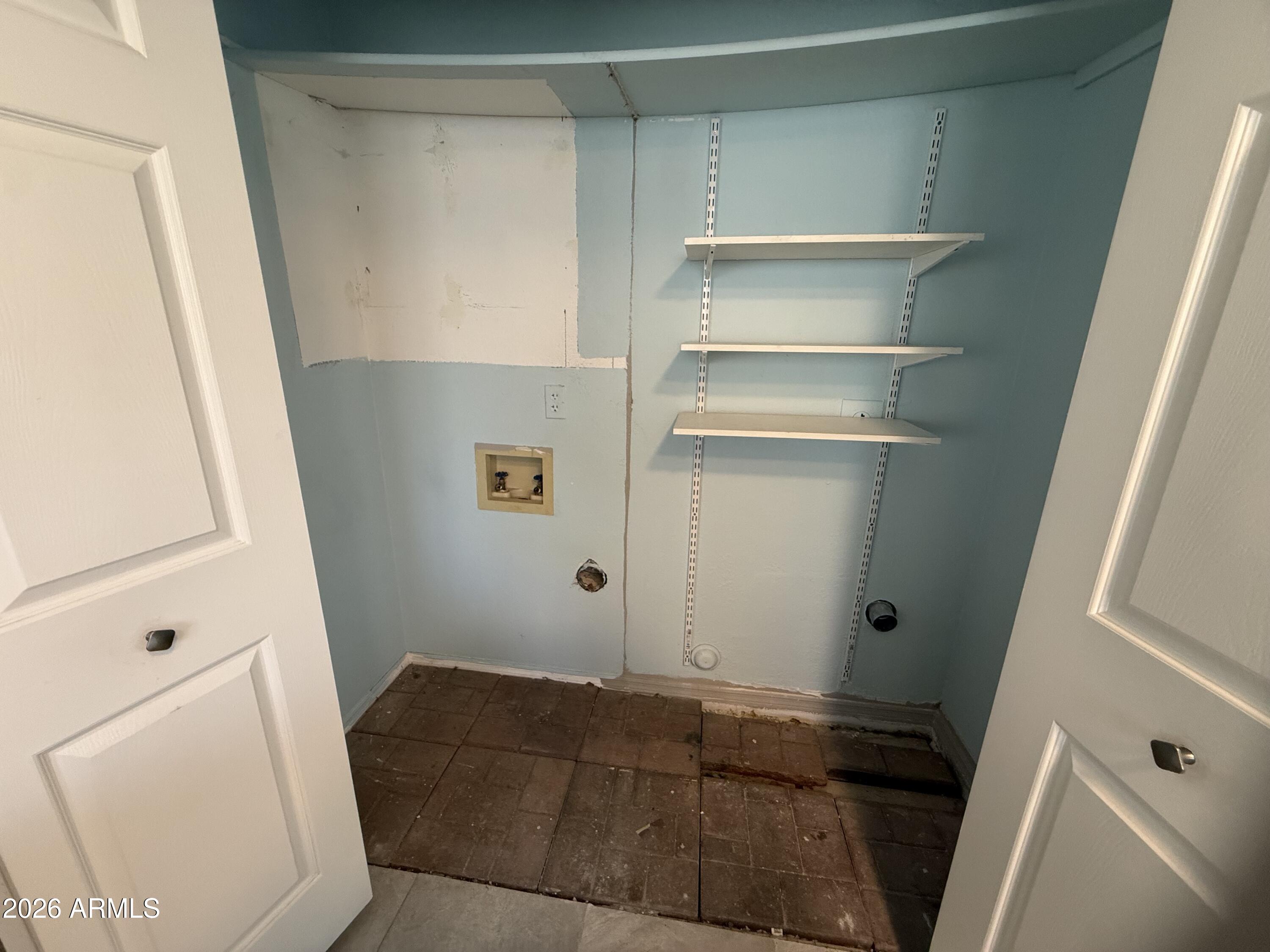 542 South Higley Road, Unit 63 Mesa, AZ 85206 - Photo 10 of 41 Inside laundry space