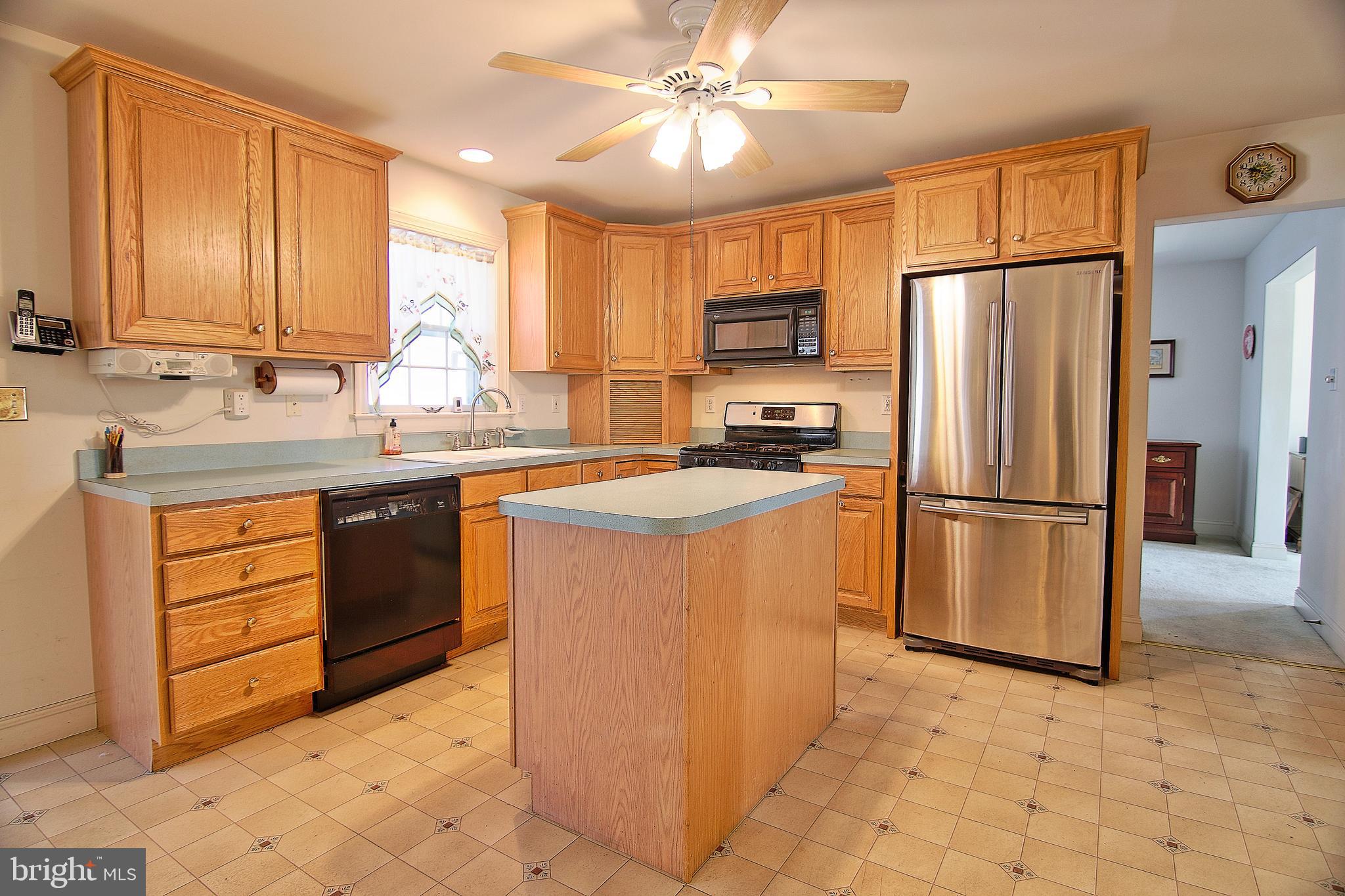 367 Furnace Road Birdsboro, PA 19508 - Photo 3 of 36 Eat-in-Kitchen
