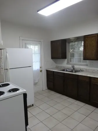 $1,650 | 402 Ayrshire Street, College Station, TX 77840