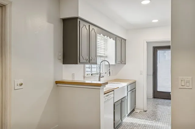 $400,000 | 5301 Village Way, Nashville, TN 37211