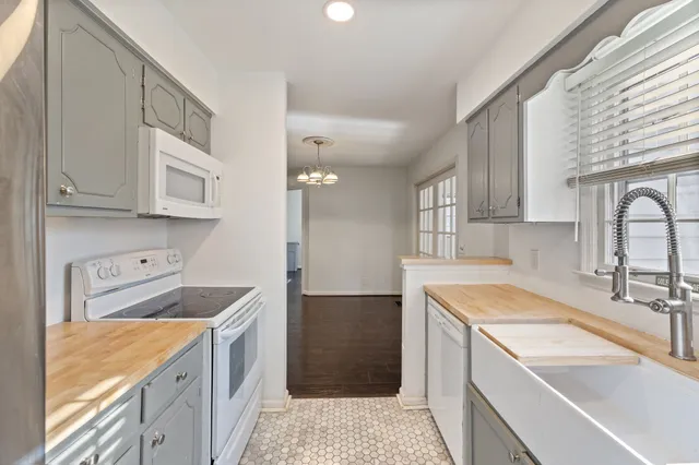 $400,000 | 5301 Village Way, Nashville, TN 37211