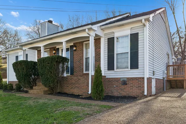 $400,000 | 5301 Village Way, Nashville, TN 37211