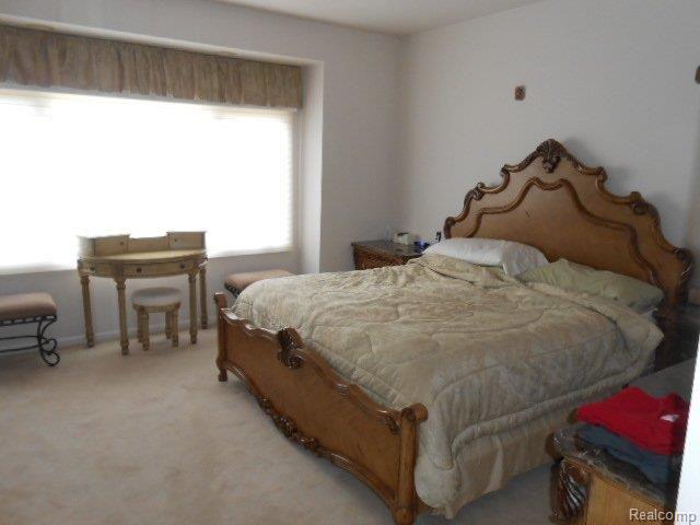 1935 South Shore Drive Rochester, MI 48307 - Photo 4 of 7 BEDROOM