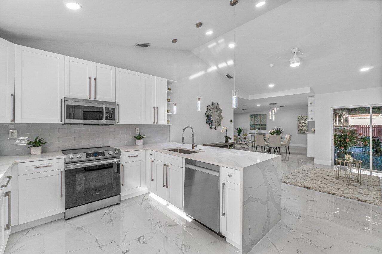 5136 Beechwood Road Delray Beach, FL 33484 - Photo 13 of 44 021-5136BeechwoodRoad-DelrayBeach-FL-334
