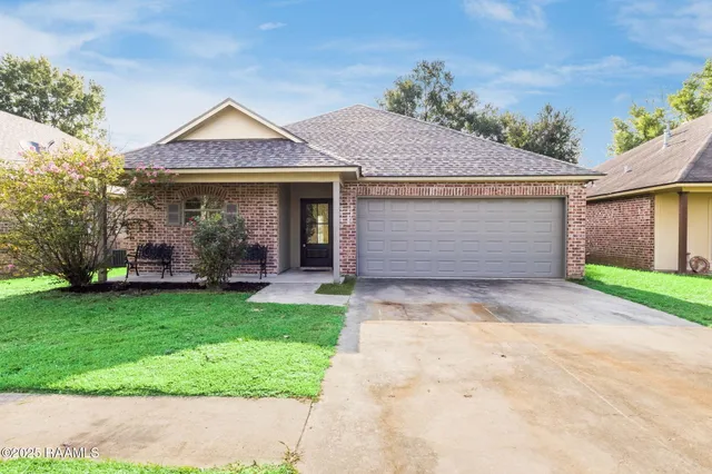 $194,900 | 109 Country Garden Lane, Lafayette, LA 70507