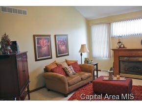2105 Disar Drive Springfield, IL 62711 - Photo 4 of 24 Gallery Image 4
