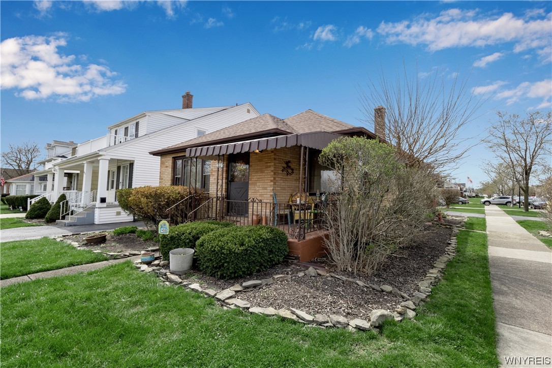 406 Delaware Road Tonawanda Town, NY 14217 - Photo 2 of 42