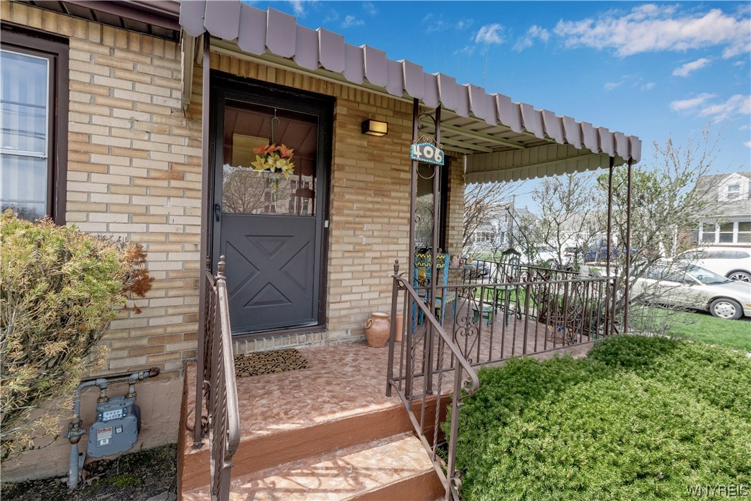 406 Delaware Road Tonawanda Town, NY 14217 - Photo 3 of 42