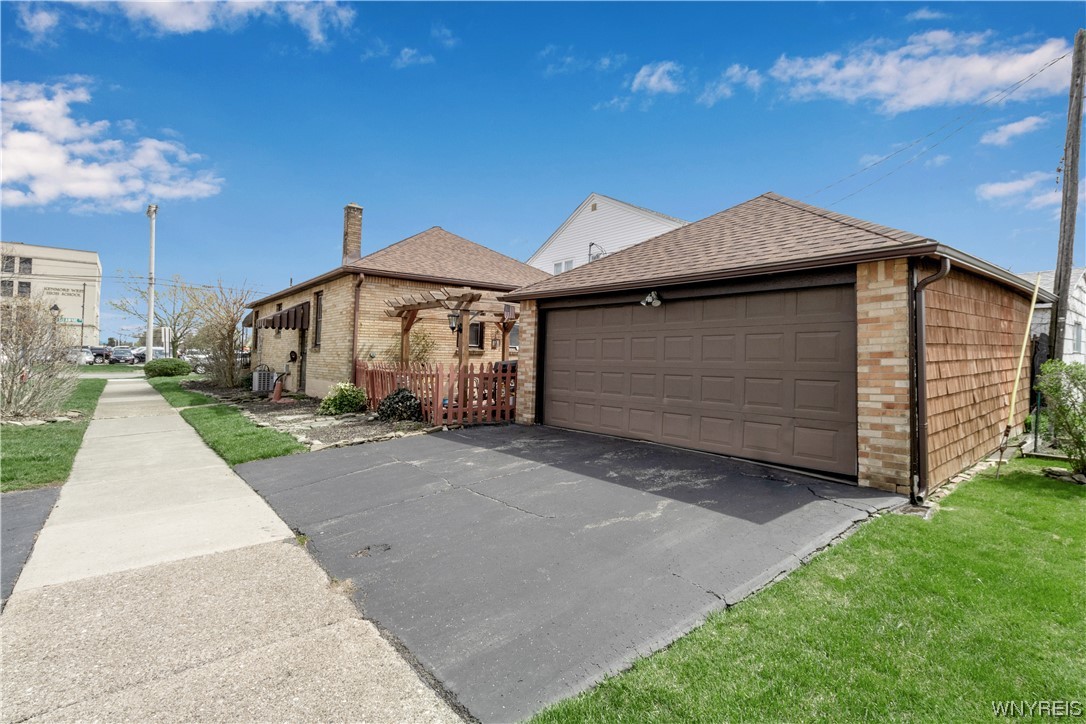 406 Delaware Road Tonawanda Town, NY 14217 - Photo 10 of 42